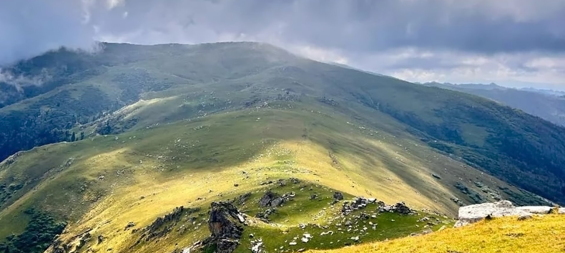 Chanshal Pass Trek 